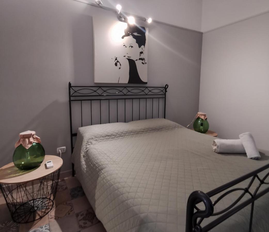 Whiteflower Apartments Bari Kültér fotó