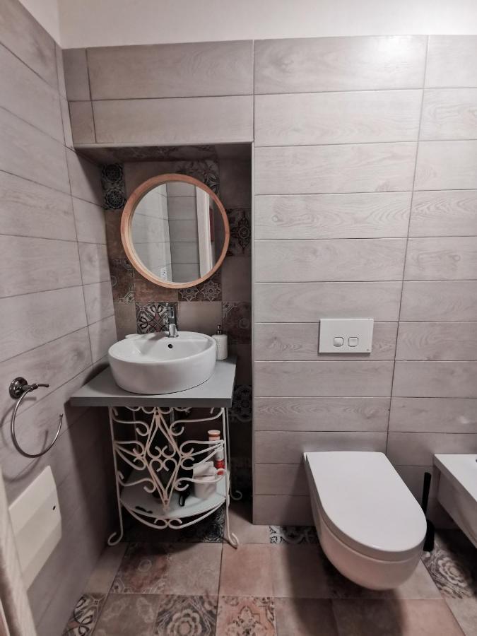 Whiteflower Apartments Bari Kültér fotó