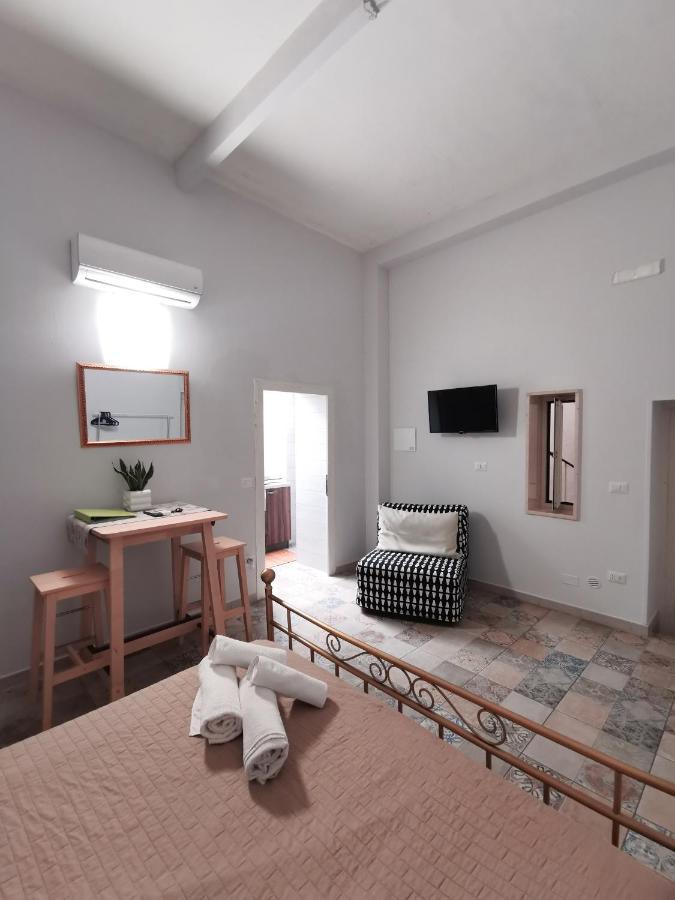Whiteflower Apartments Bari Kültér fotó