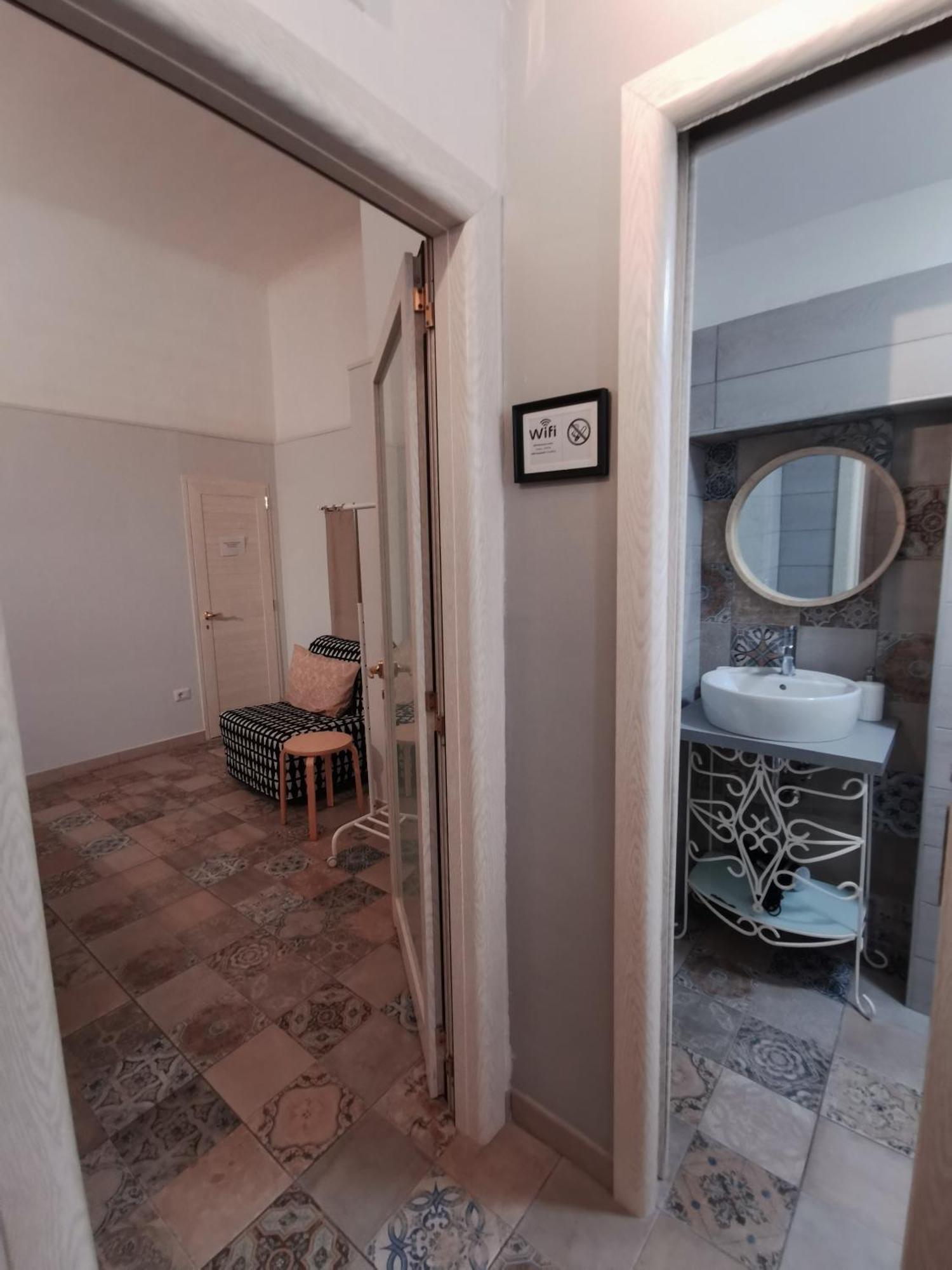 Whiteflower Apartments Bari Szoba fotó