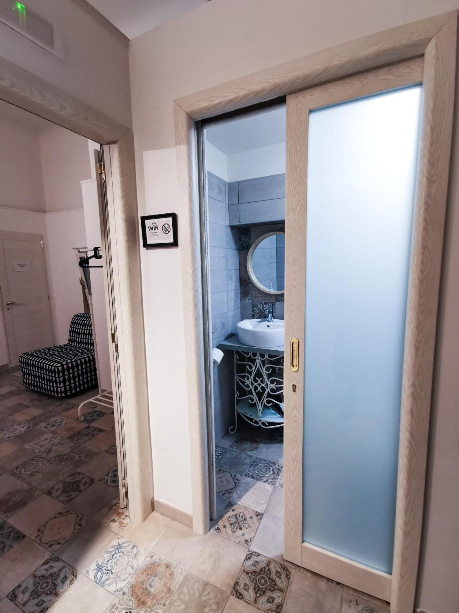 Whiteflower Apartments Bari Szoba fotó